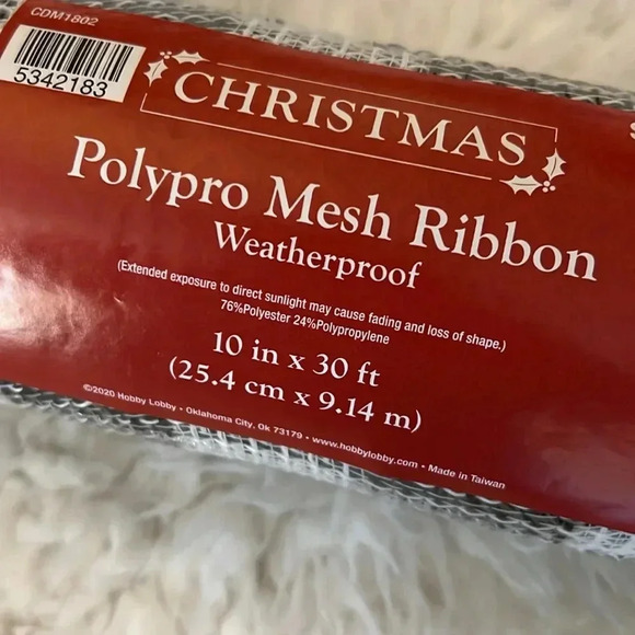 Polypro Mesh Ribbon weatherproof 10in x 30 feet  black/white plaid - Picture 2 of 3